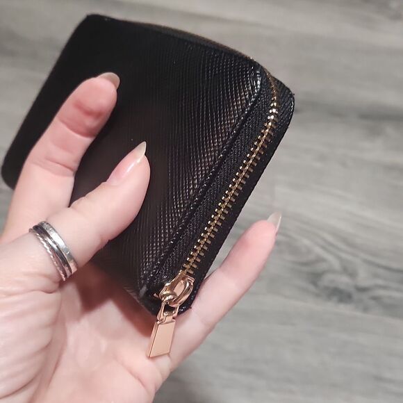 Guess Black Meridan Medium Zip Around Wallet - Picture 6 of 7